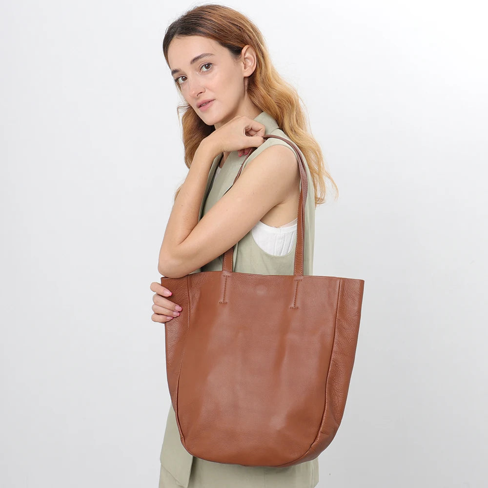 Minimal Crescent Tote